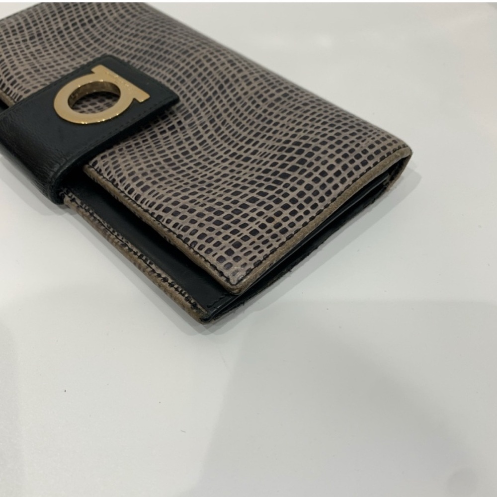 Ferragamo Gancini Long Wallet (Gently used) - Picture 4 of 15